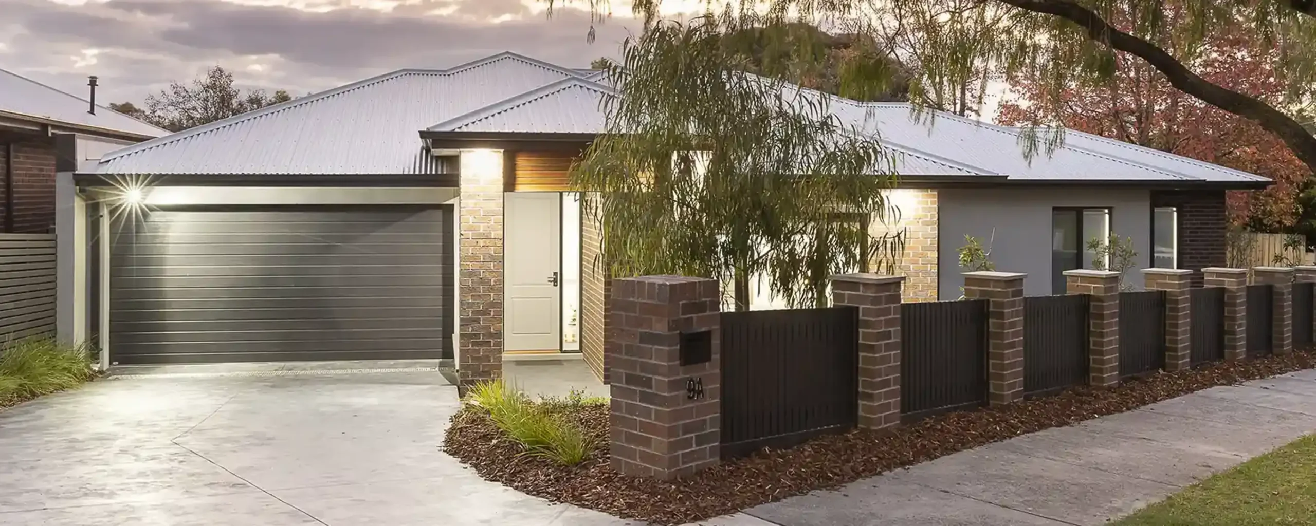 Newly built home on a difficult block in Melborune north east.